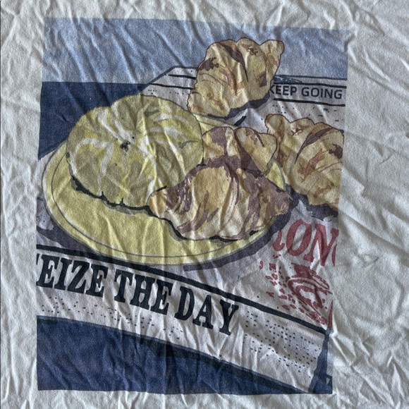 T-Shirt - Picture 2 of 5